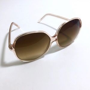 Vintage 70’s style oversized sunglasses